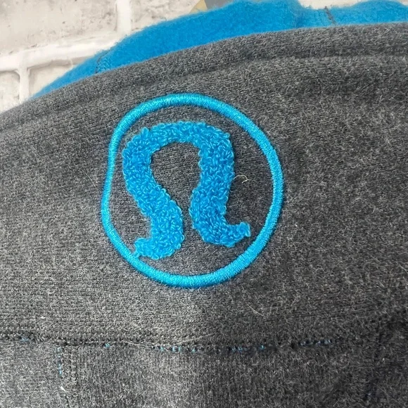 |•LULULEMON ATHLETICA•| Dark Grey & Blue Scuba Hooded Full Zip Sweatshirt Size 4 - Picture 7 of 9